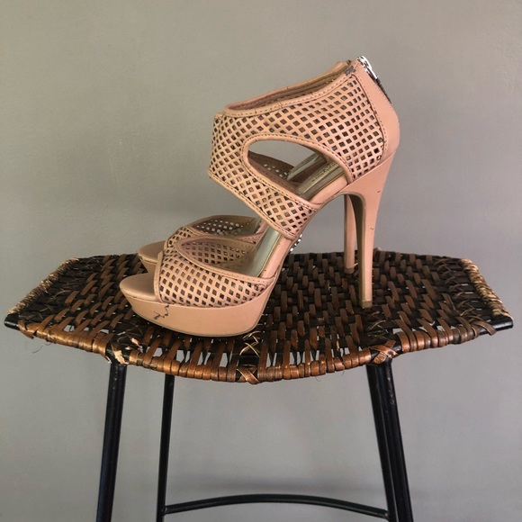 Vera Wang Heels - Picture 5 of 8